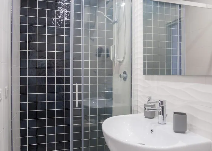 Roem At The Station Bed & Breakfast