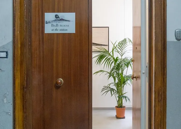 Roem At The Station Napoli