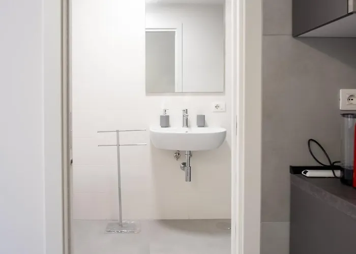 Roem At The Station 3* Napoli