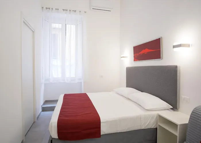 Roem At The Station 3*