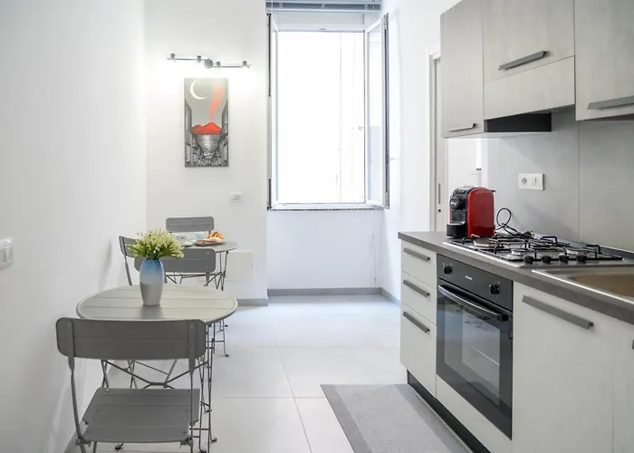 Roem At The Station Bed & Breakfast Napoli