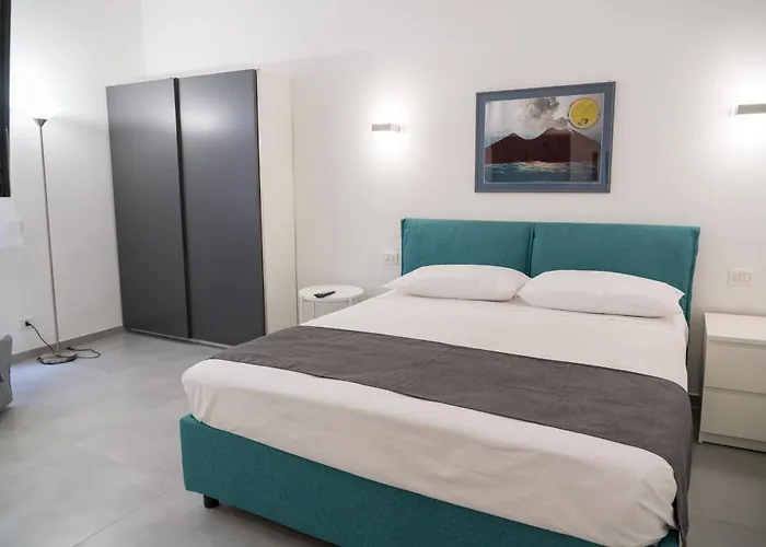 Roem At The Station Bed & Breakfast