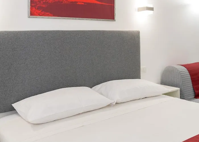 Roem At The Station Bed & Breakfast