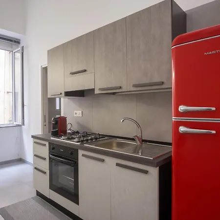 לינה וארוחת בוקר Roem At The Station 3*