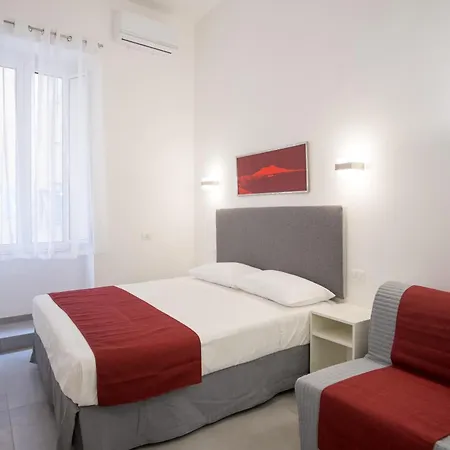 Roem At The Station 3* נאפולי